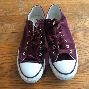 Red Velvet Converse